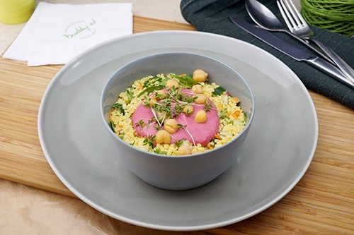 Mezze veganer Taboule Salat mit Rote Rüben Hummus